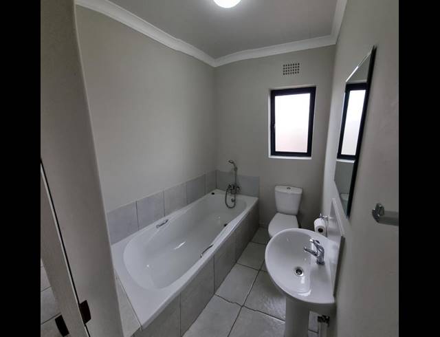 3 BEDROOM PROPERTY TO RENT IN KENLEAF